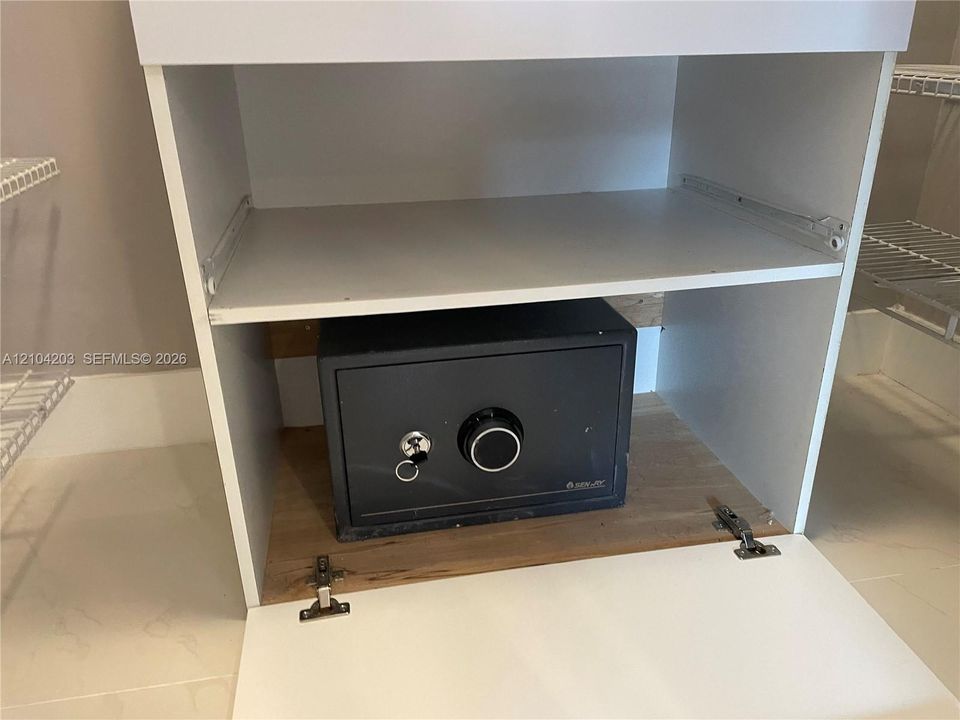 В аренду: $3,450 (1 спален, 2 ванн, 824 Квадратных фут)