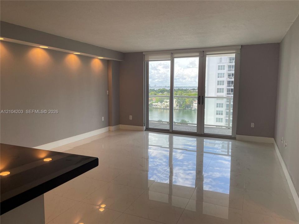 В аренду: $3,450 (1 спален, 2 ванн, 824 Квадратных фут)