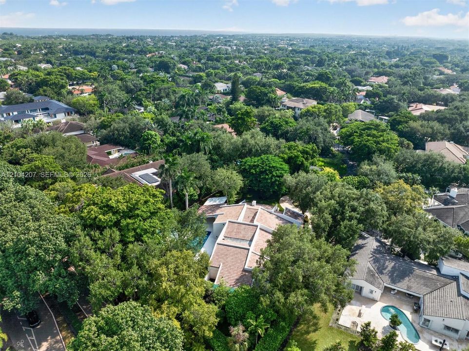 На продажу: $7,695,000 (6 спален, 7 ванн, 4669 Квадратных фут)