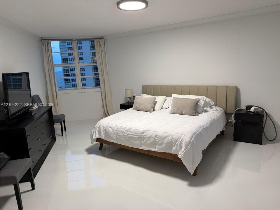 For Rent: $4,400 (2 beds, 2 baths, 1535 Square Feet)