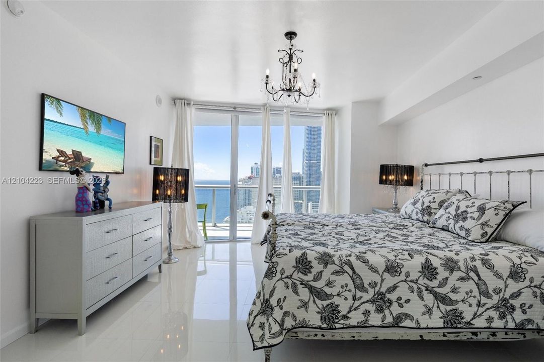 En Venta: $1,574,000 (3 camas, 2 baños, 1870 Pies cuadrados)