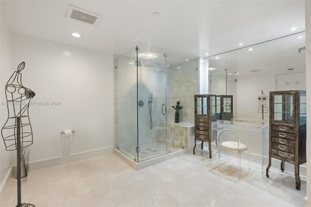 En Venta: $1,574,000 (3 camas, 2 baños, 1870 Pies cuadrados)