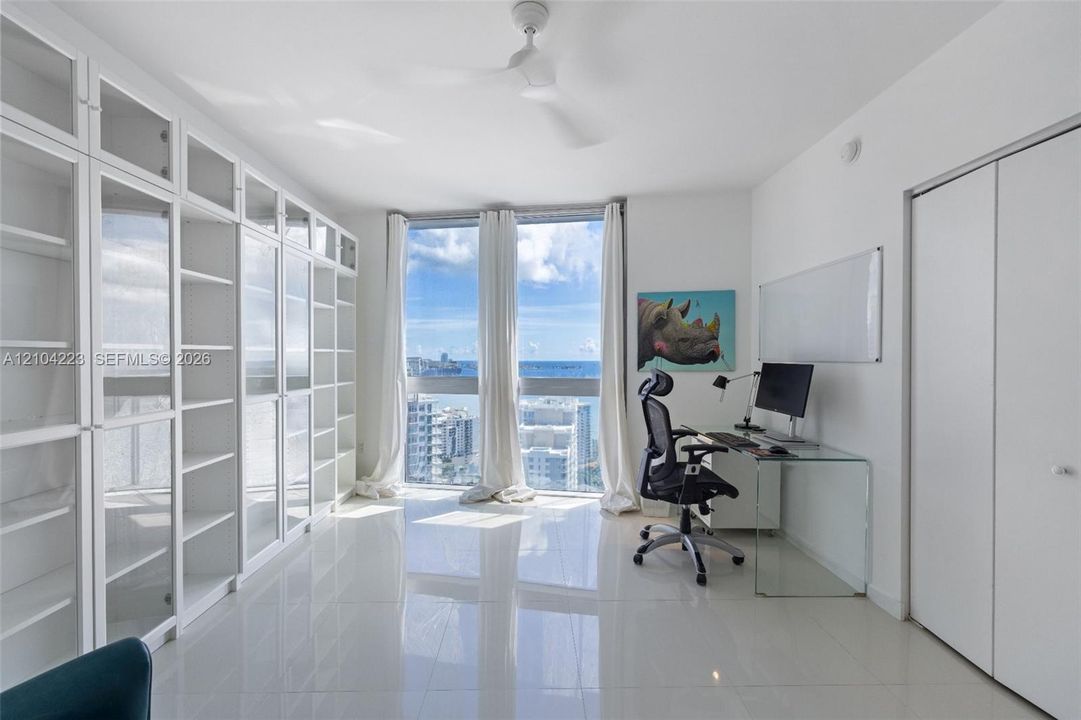 En Venta: $1,574,000 (3 camas, 2 baños, 1870 Pies cuadrados)