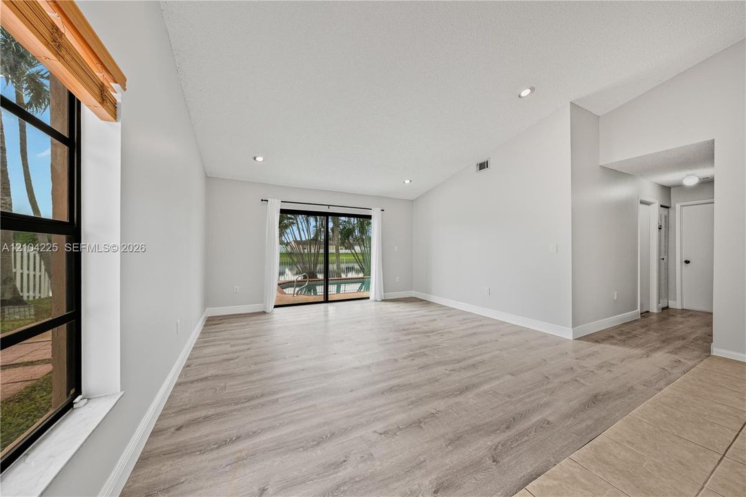 En Venta: $600,000 (3 camas, 2 baños, 1249 Pies cuadrados)