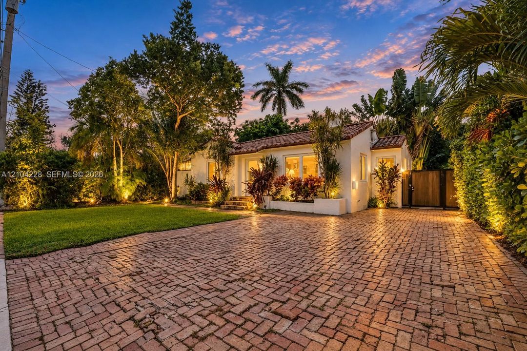 For Sale: $1,265,000 (3 beds, 2 baths, 1790 Square Feet)