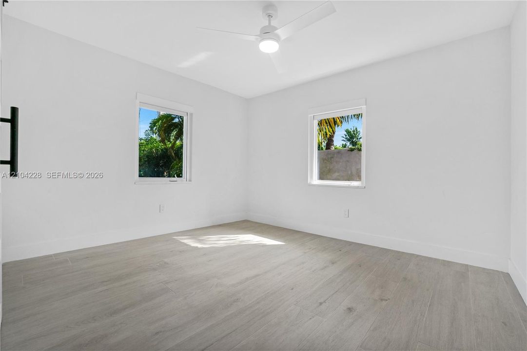 For Sale: $1,265,000 (3 beds, 2 baths, 1790 Square Feet)