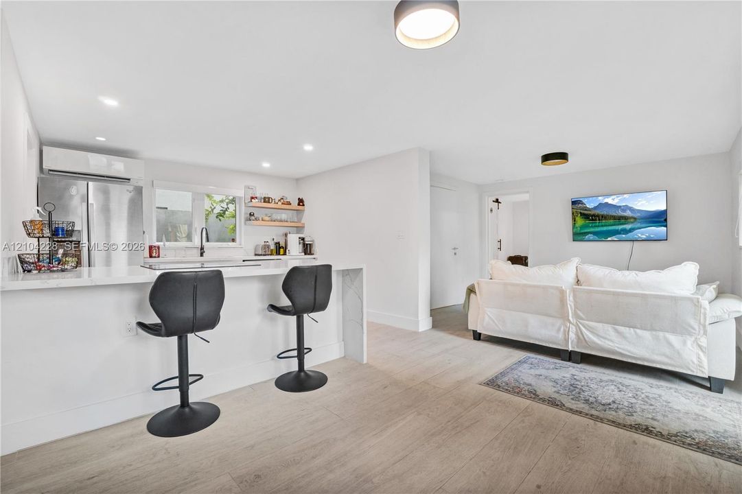 For Sale: $1,265,000 (3 beds, 2 baths, 1790 Square Feet)