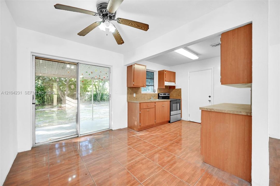 En Venta: $435,000 (3 camas, 2 baños, 1195 Pies cuadrados)
