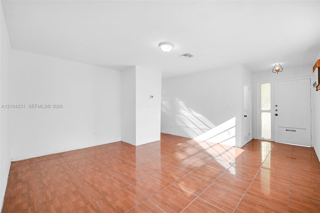 En Venta: $435,000 (3 camas, 2 baños, 1195 Pies cuadrados)