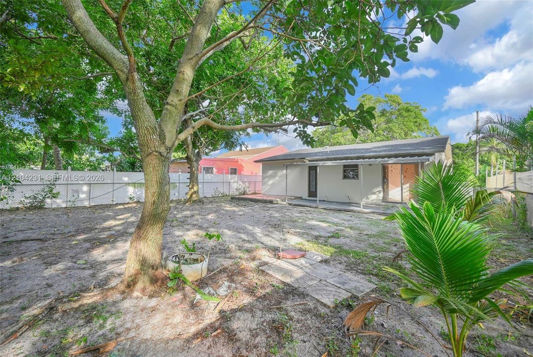 En Venta: $435,000 (3 camas, 2 baños, 1195 Pies cuadrados)