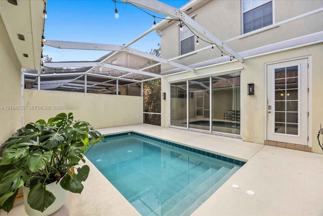 En Venta: $754,900 (4 camas, 3 baños, 1830 Pies cuadrados)