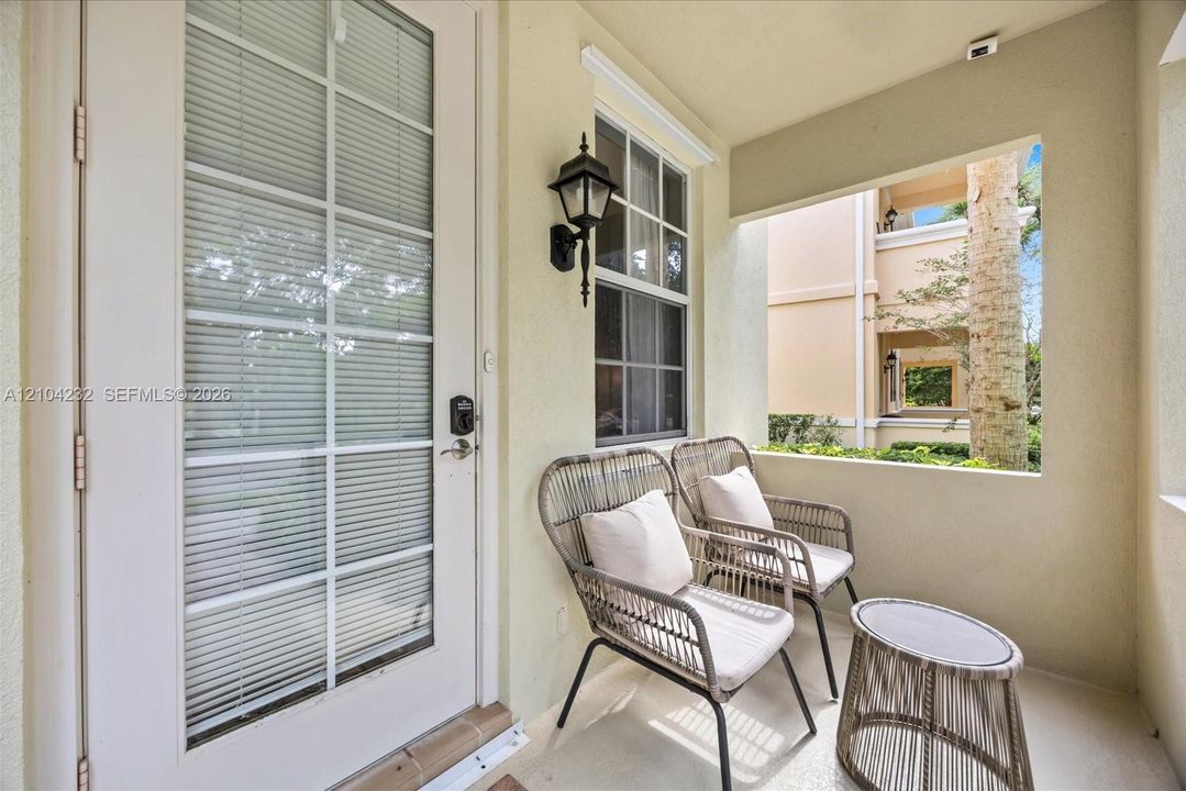 En Venta: $754,900 (4 camas, 3 baños, 1830 Pies cuadrados)