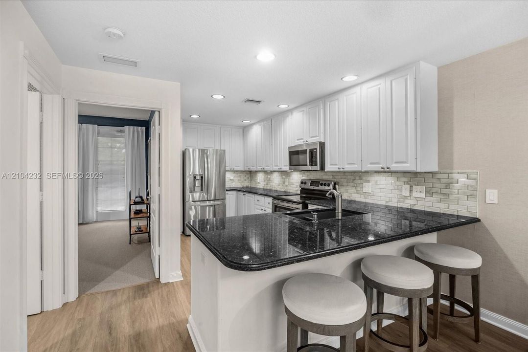 En Venta: $754,900 (4 camas, 3 baños, 1830 Pies cuadrados)