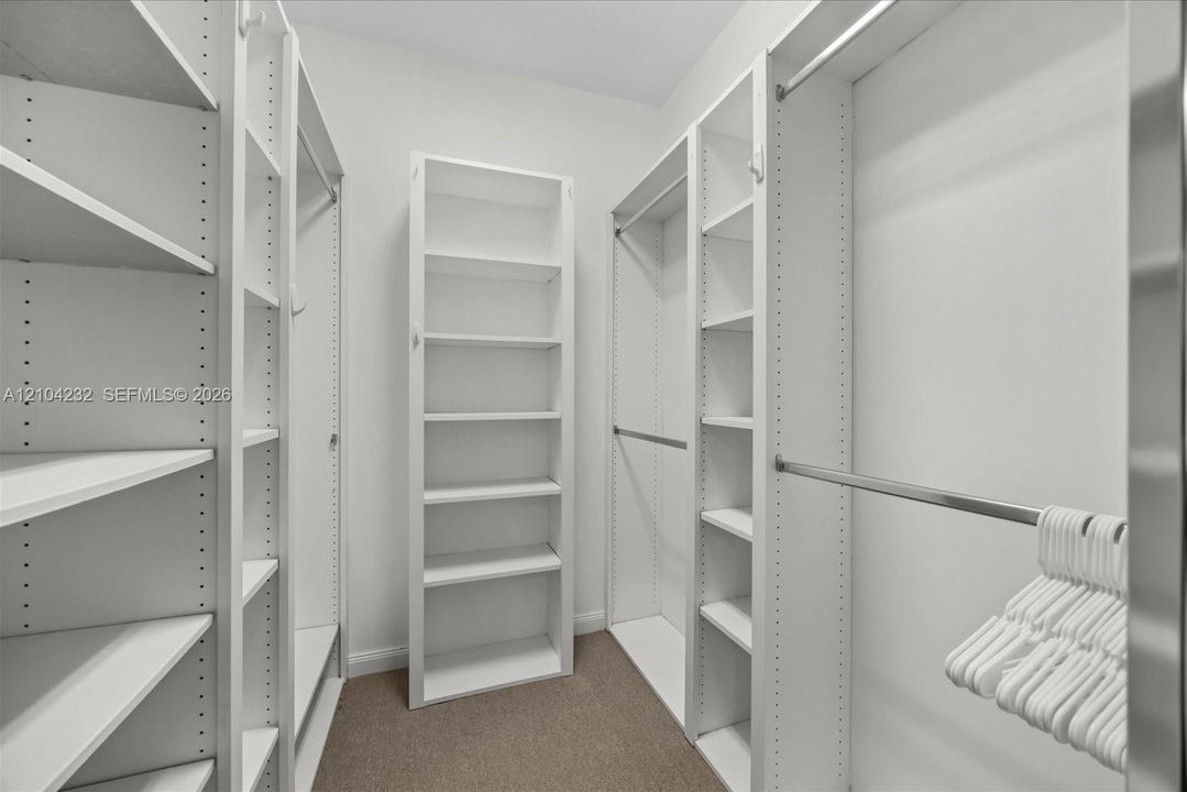 En Venta: $754,900 (4 camas, 3 baños, 1830 Pies cuadrados)