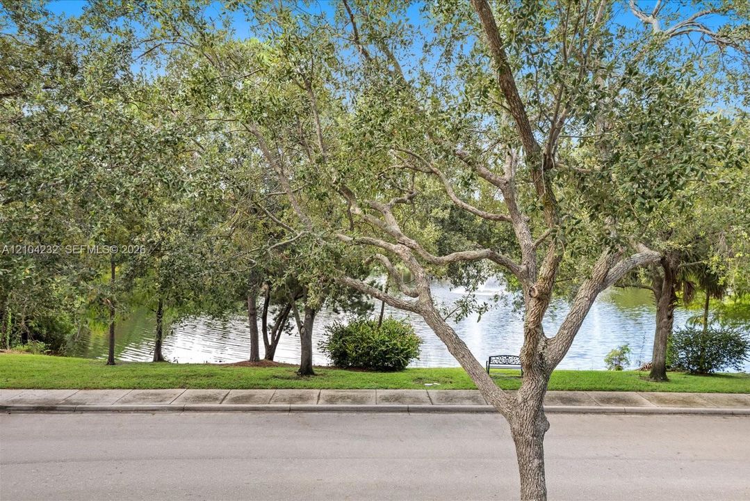 En Venta: $754,900 (4 camas, 3 baños, 1830 Pies cuadrados)
