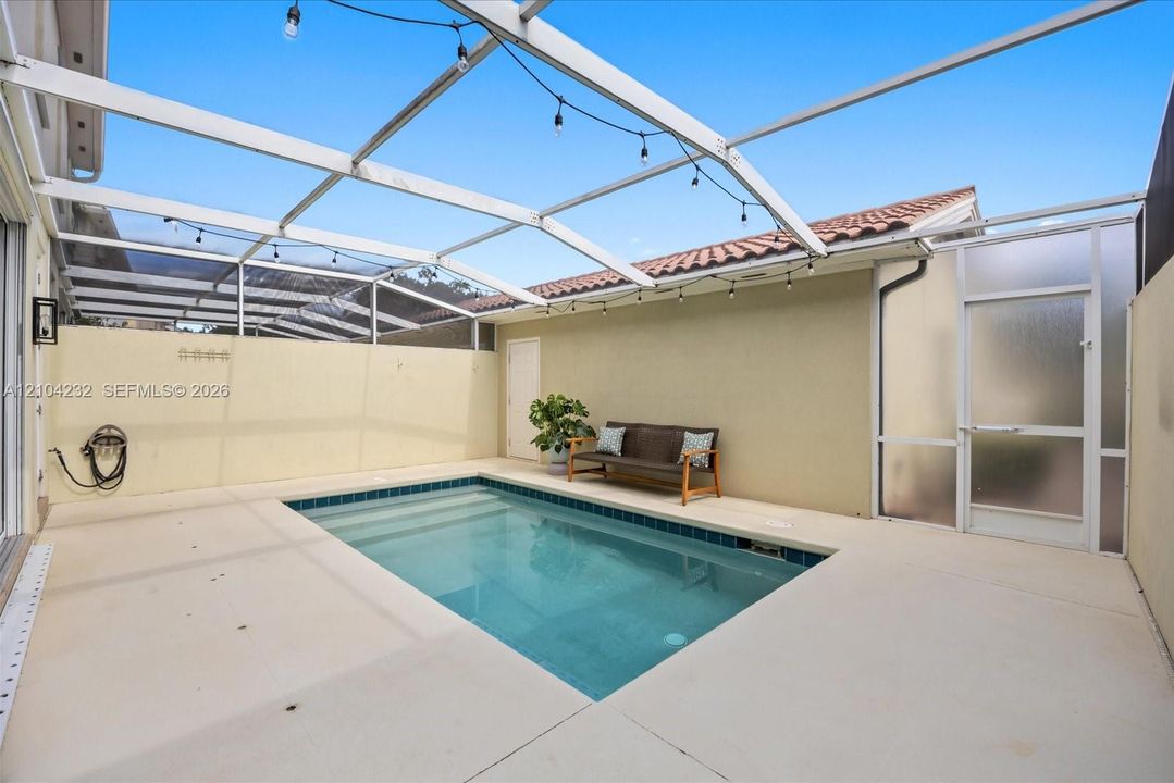 En Venta: $754,900 (4 camas, 3 baños, 1830 Pies cuadrados)