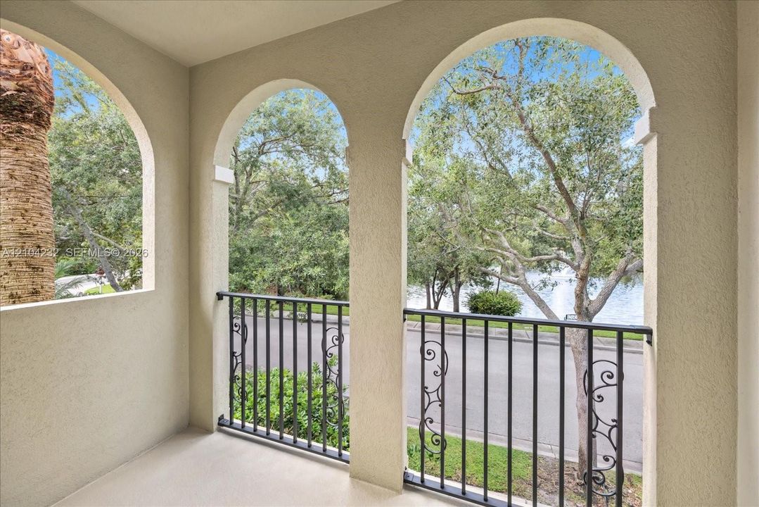 En Venta: $754,900 (4 camas, 3 baños, 1830 Pies cuadrados)