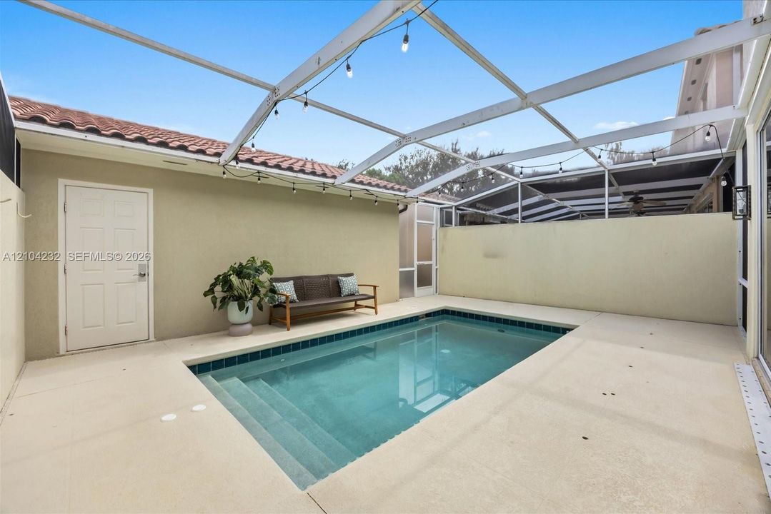 En Venta: $754,900 (4 camas, 3 baños, 1830 Pies cuadrados)