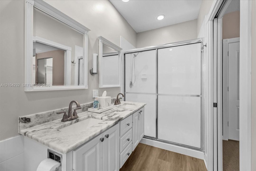 En Venta: $754,900 (4 camas, 3 baños, 1830 Pies cuadrados)