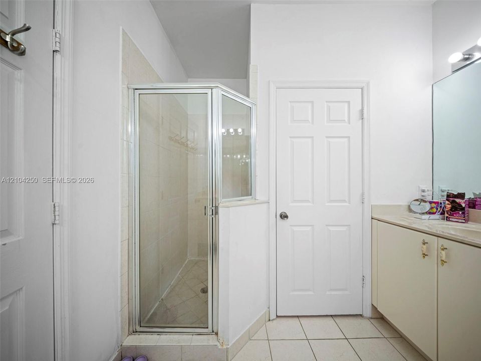 En Venta: $340,000 (3 camas, 2 baños, 1564 Pies cuadrados)