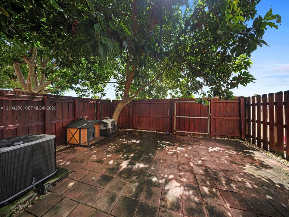 En Venta: $340,000 (3 camas, 2 baños, 1564 Pies cuadrados)