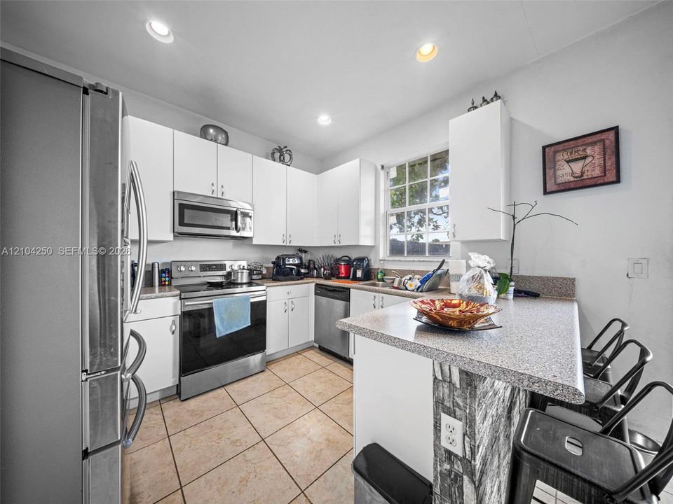 En Venta: $340,000 (3 camas, 2 baños, 1564 Pies cuadrados)