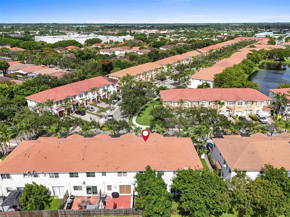 En Venta: $340,000 (3 camas, 2 baños, 1564 Pies cuadrados)