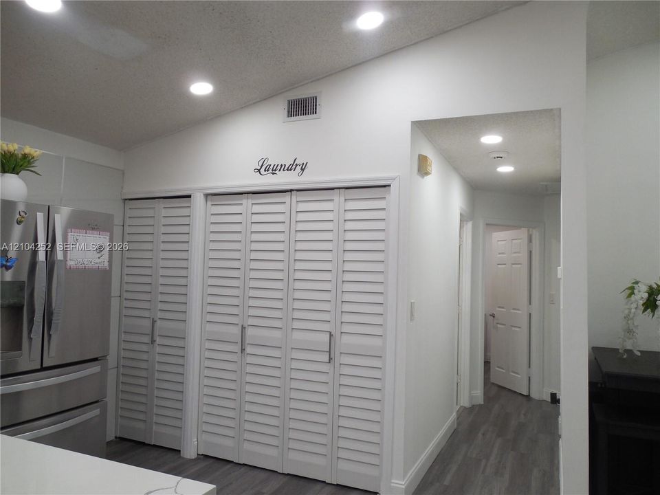 For Sale: $550,000 (3 beds, 2 baths, 1236 Square Feet)