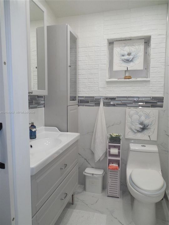 For Sale: $550,000 (3 beds, 2 baths, 1236 Square Feet)