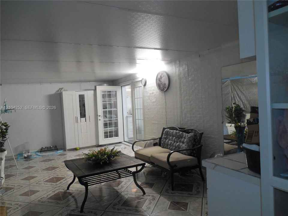 For Sale: $550,000 (3 beds, 2 baths, 1236 Square Feet)