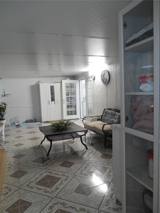 For Sale: $550,000 (3 beds, 2 baths, 1236 Square Feet)