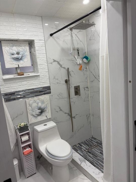 For Sale: $550,000 (3 beds, 2 baths, 1236 Square Feet)