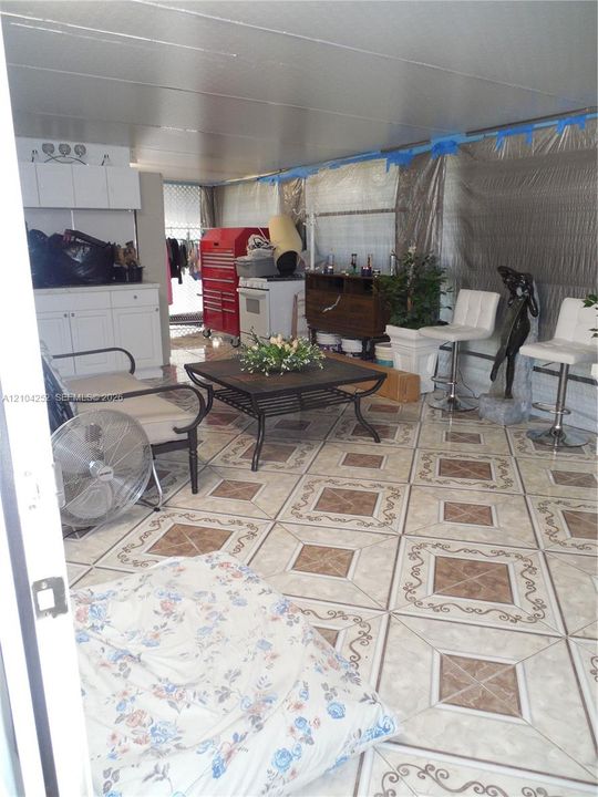 For Sale: $550,000 (3 beds, 2 baths, 1236 Square Feet)