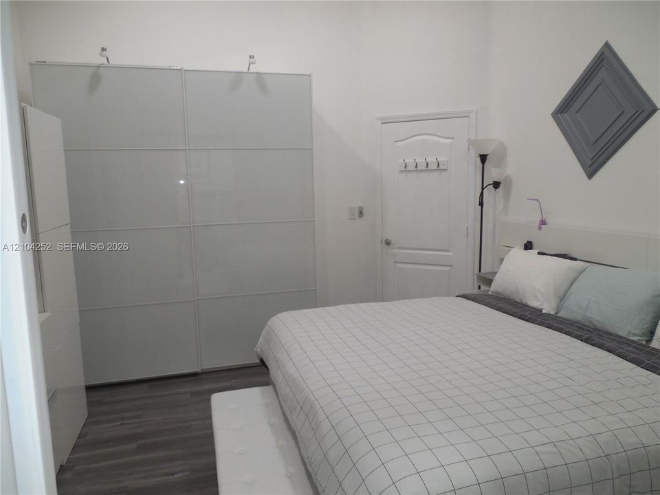 For Sale: $550,000 (3 beds, 2 baths, 1236 Square Feet)