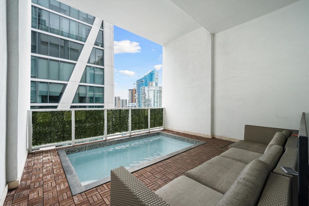 Plunge Pool (3rd floor)