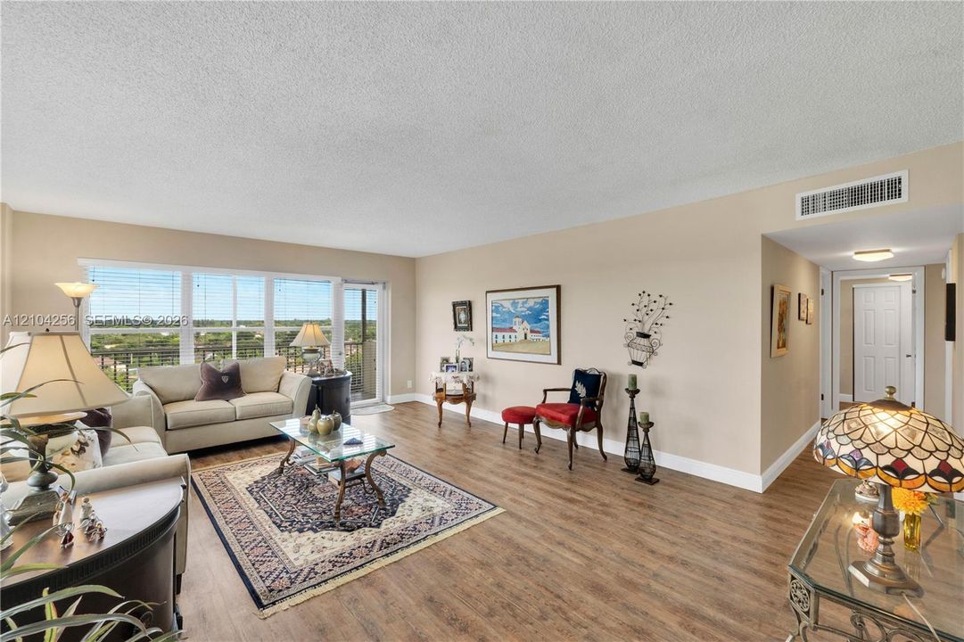 For Sale: $150,000 (2 beds, 2 baths, 1350 Square Feet)