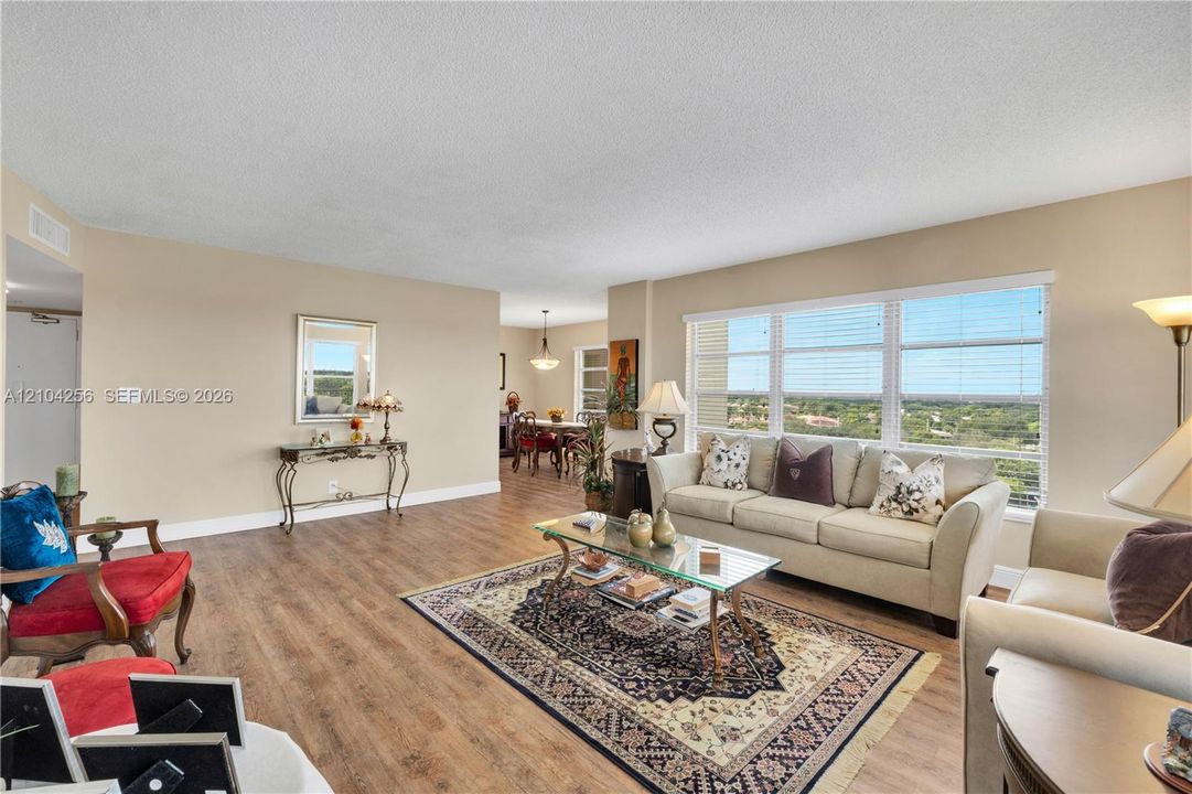 For Sale: $150,000 (2 beds, 2 baths, 1350 Square Feet)