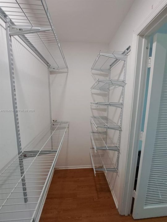 На продажу: $425,000 (2 спален, 1 ванн, 1038 Квадратных фут)