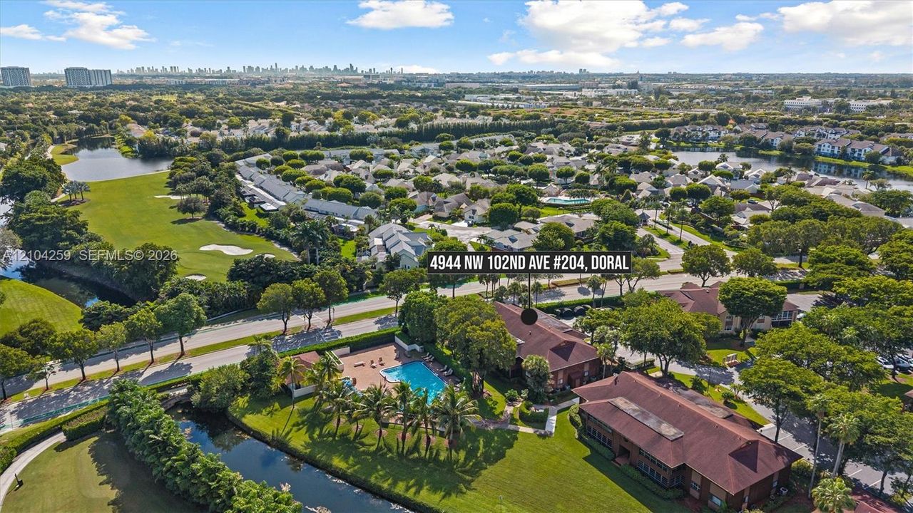 For Sale: $325,000 (2 beds, 1 baths, 1006 Square Feet)