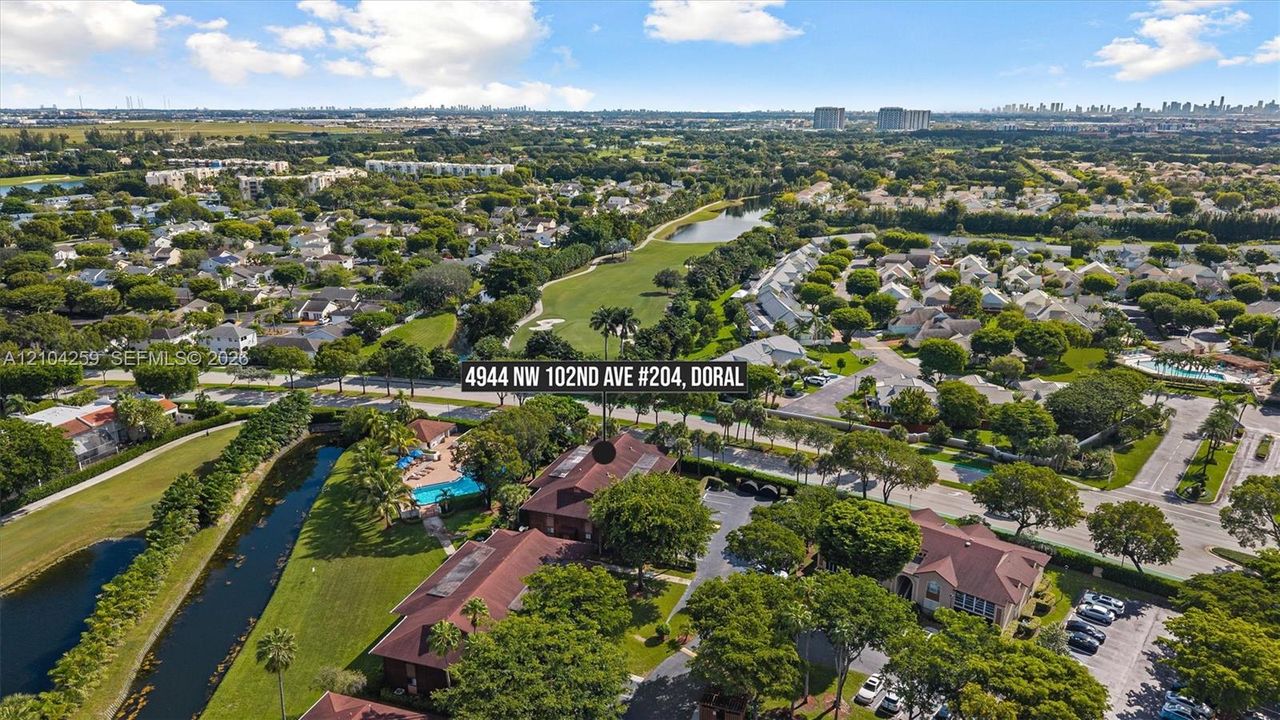 For Sale: $325,000 (2 beds, 1 baths, 1006 Square Feet)