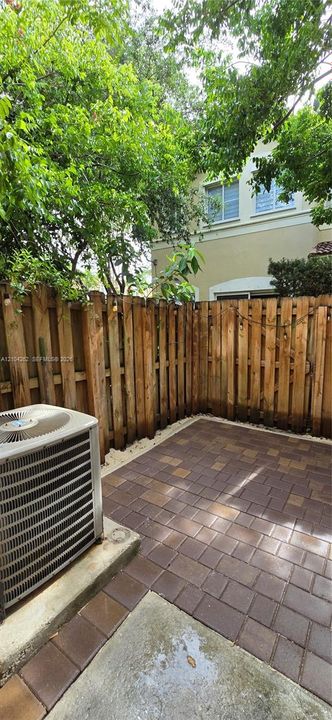 For Rent: $3,100 (3 beds, 3 baths, 1462 Square Feet)