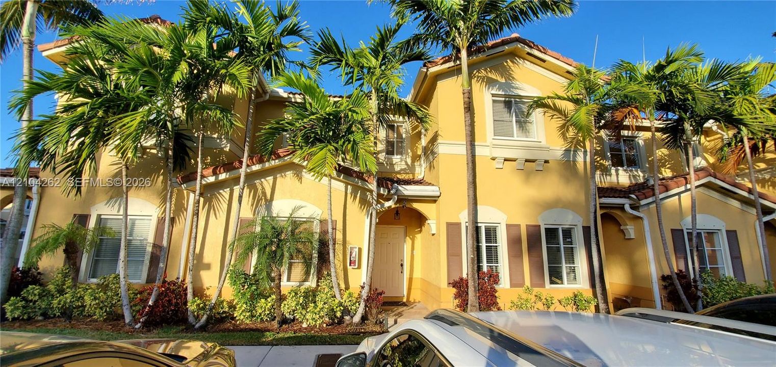 For Rent: $3,100 (3 beds, 3 baths, 1462 Square Feet)