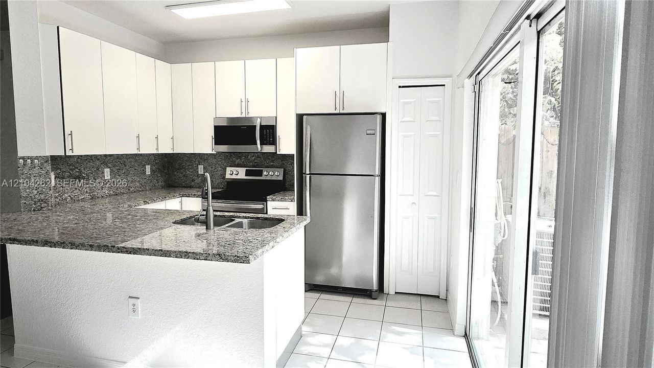 For Rent: $3,100 (3 beds, 3 baths, 1462 Square Feet)