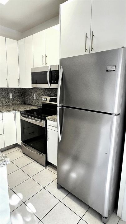 For Rent: $3,100 (3 beds, 3 baths, 1462 Square Feet)