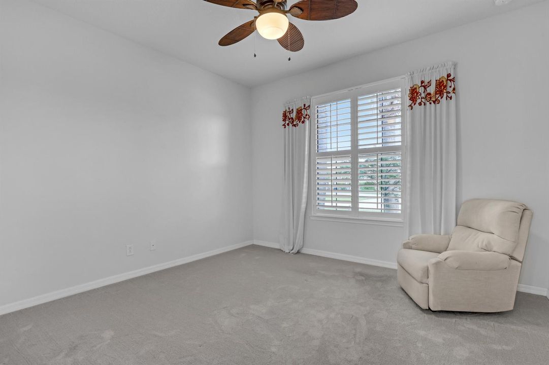 238 SE Longview (24)