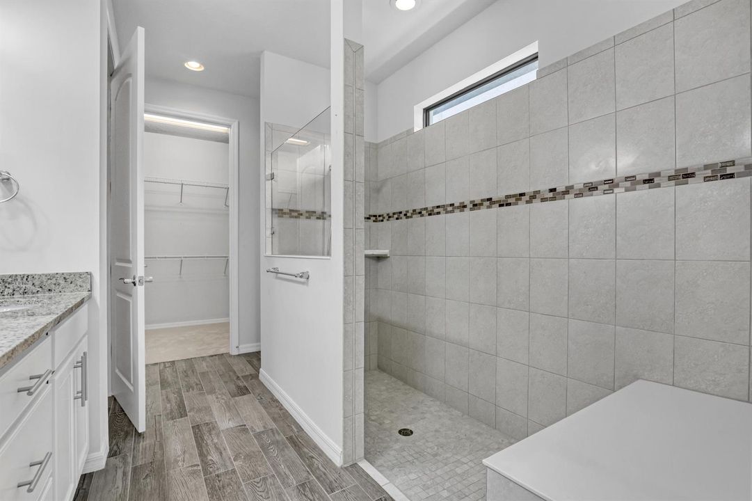 238 SE Longview (22)