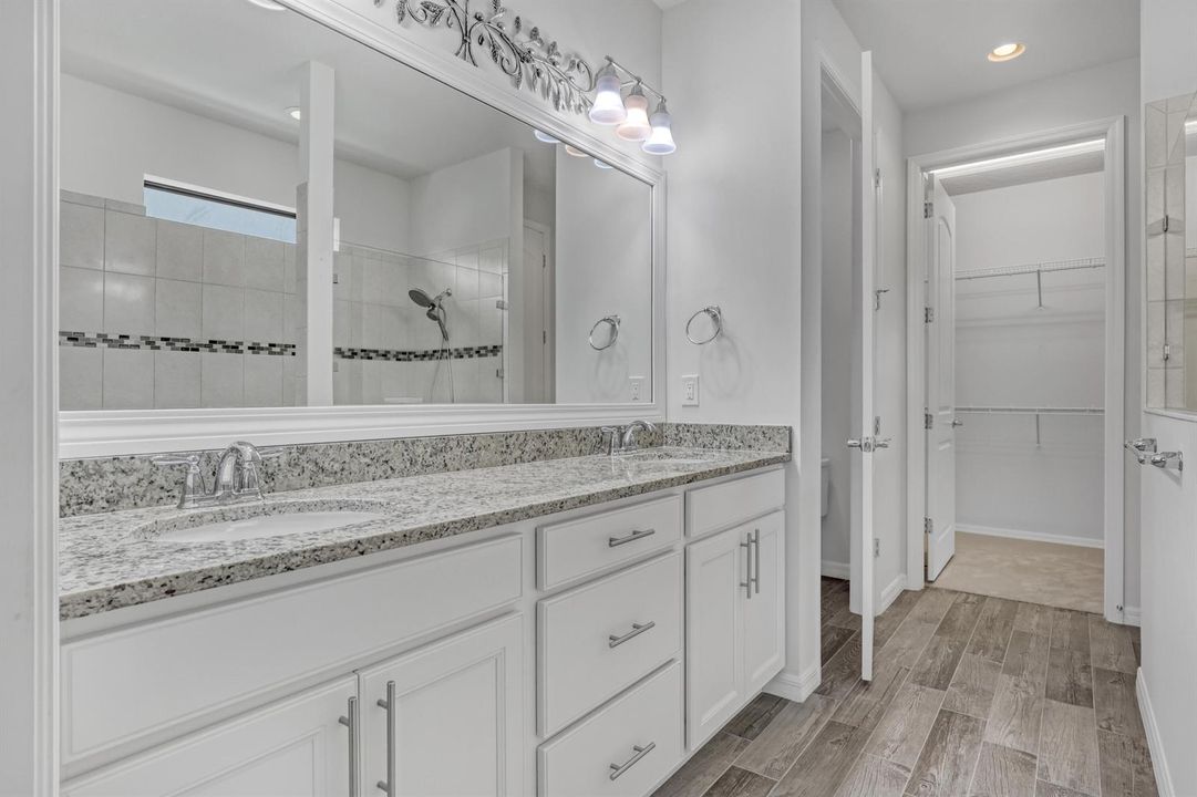 238 SE Longview (21)