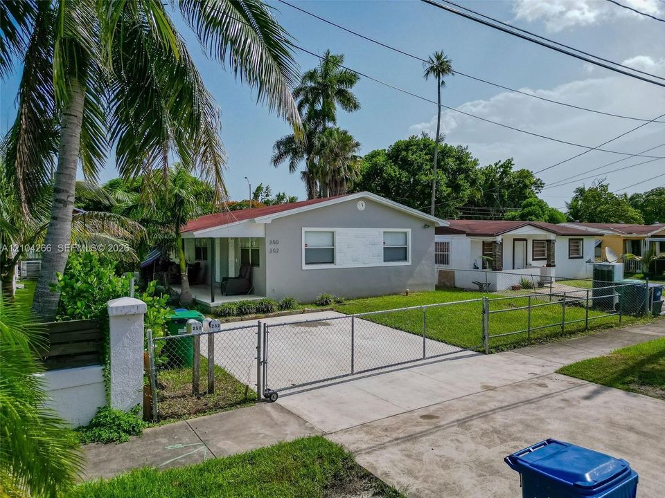 En Venta: $650,000 (0 camas, 0 baños, 1456 Pies cuadrados)