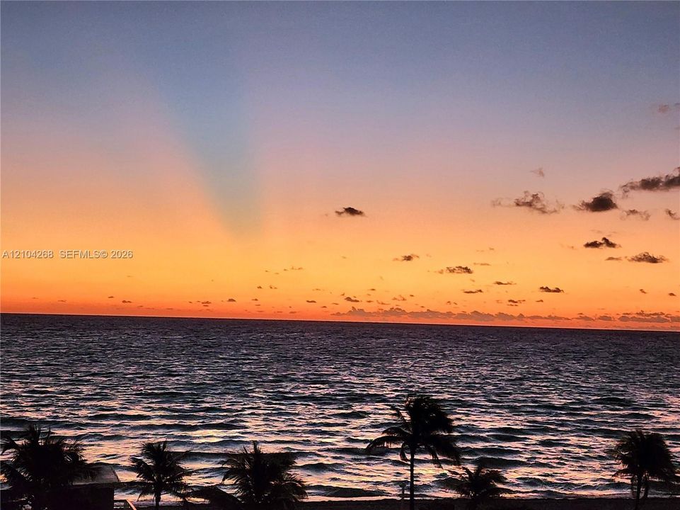 For Sale: $389,000 (2 beds, 2 baths, 1248 Square Feet)