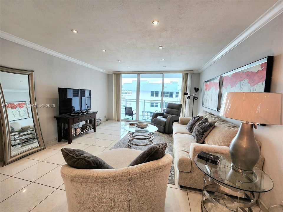 For Sale: $389,000 (2 beds, 2 baths, 1248 Square Feet)